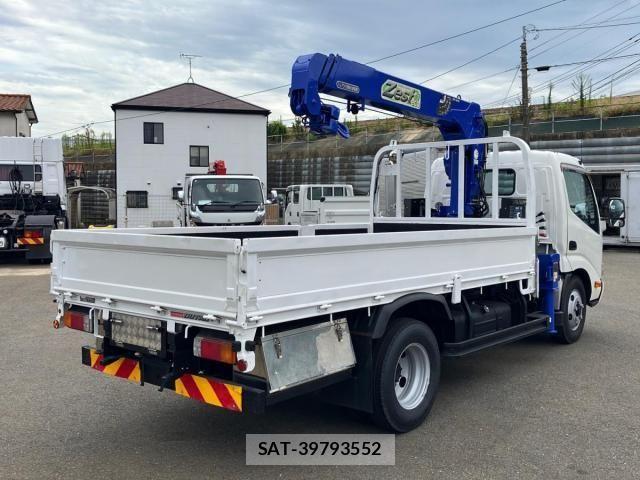 Hino DUTRO 2015-03 8457384-2