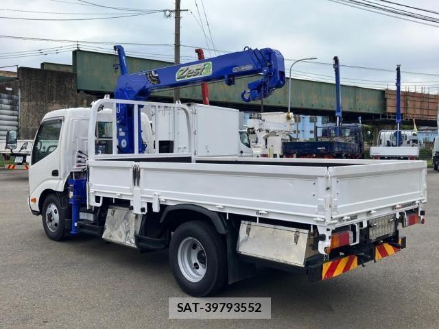 Hino DUTRO 2015-03 8457384-3