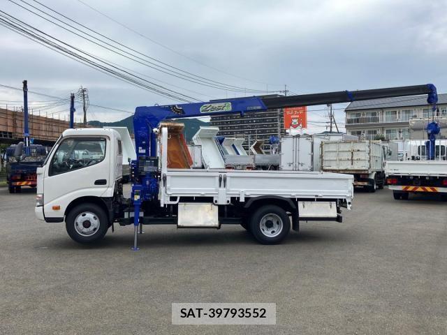 Hino DUTRO 2015-03 8457384-4