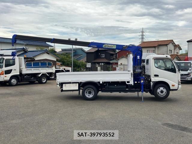 Hino DUTRO 2015-03 8457384-5
