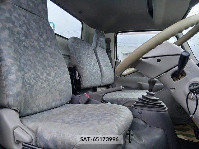 Hino DUTRO 2011-01 8457385-13