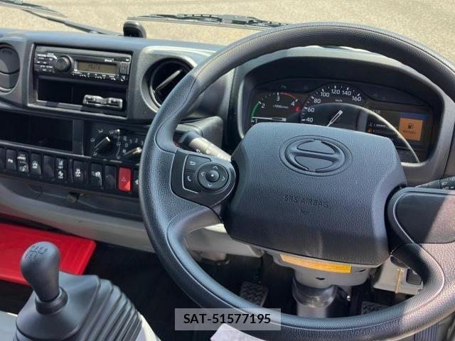 Hino DUTRO 2025-05 8457382-17