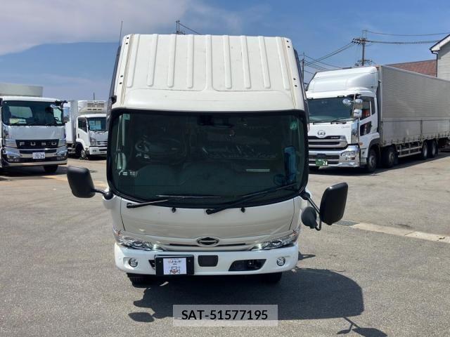 Hino DUTRO 2025-05 8457382-19