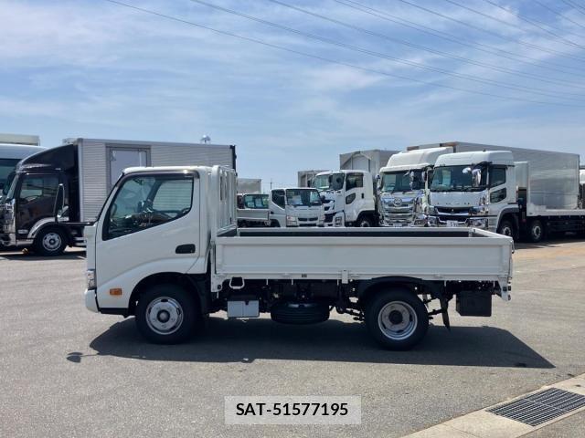 Hino DUTRO 2025-05 8457382-4
