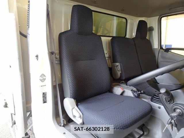 Hino DUTRO 2025-09 8457381-14