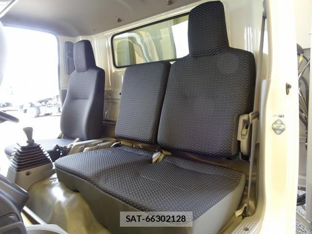 Hino DUTRO 2025-09 8457381-15