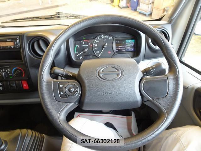 Hino DUTRO 2025-09 8457381-17