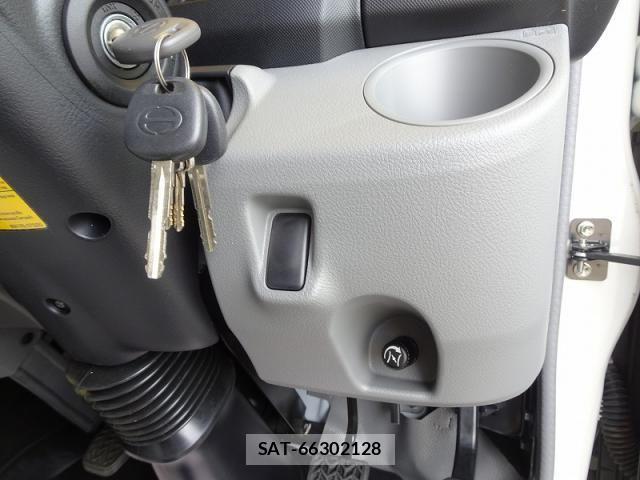 Hino DUTRO 2025-09 8457381-21