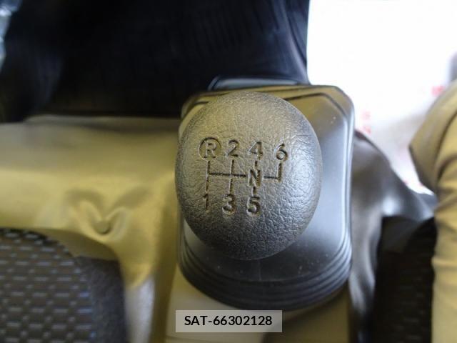 Hino DUTRO 2025-09 8457381-22