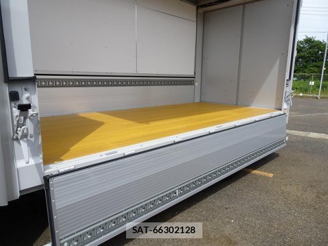 Hino DUTRO 2025-09 8457381-3