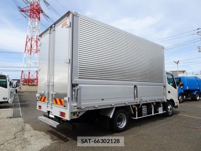Hino DUTRO 2025-09 8457381-4