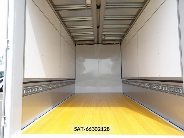Hino DUTRO 2025-09 8457381-8