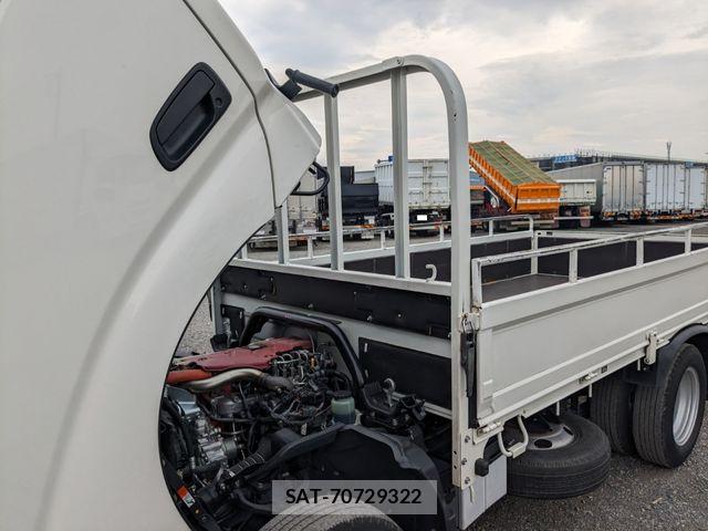Hino DUTRO 2023-04 8485314-17