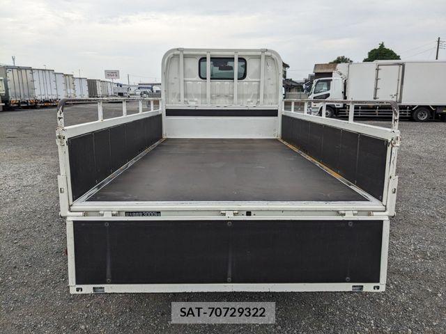 Hino DUTRO 2023-04 8485314-4
