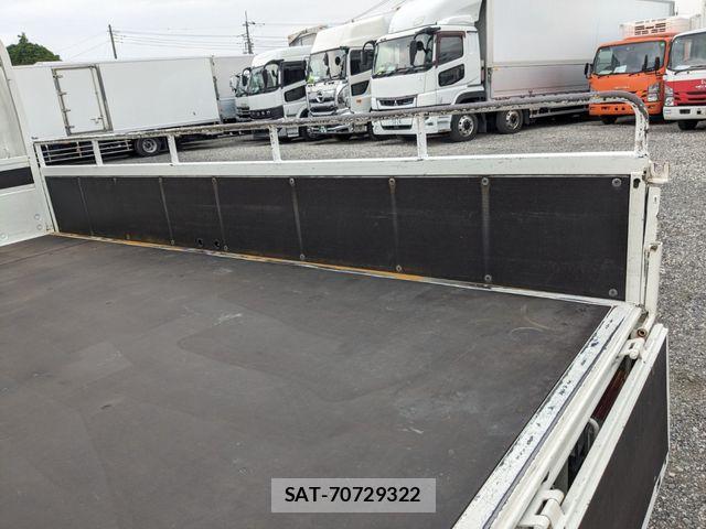Hino DUTRO 2023-04 8485314-6