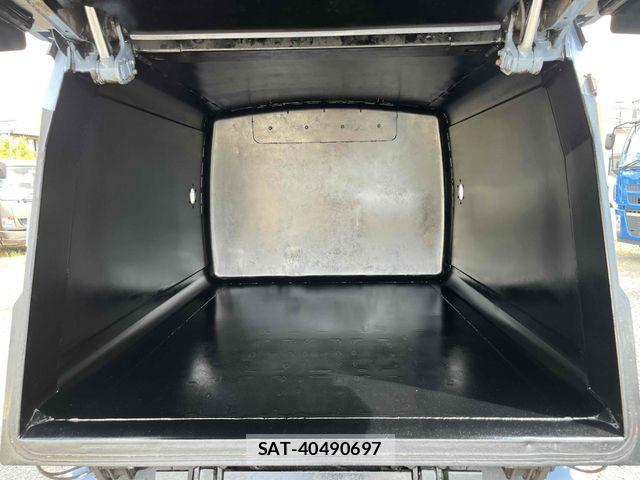 Hino DUTRO 2017-01 8485317-10