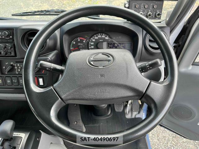 Hino DUTRO 2017-01 8485317-22