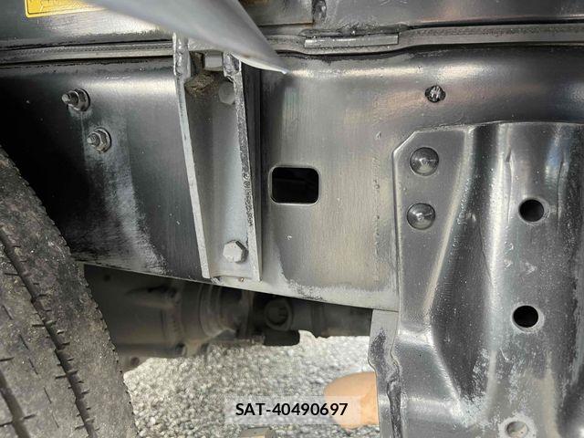 Hino DUTRO 2017-01 8485317-28