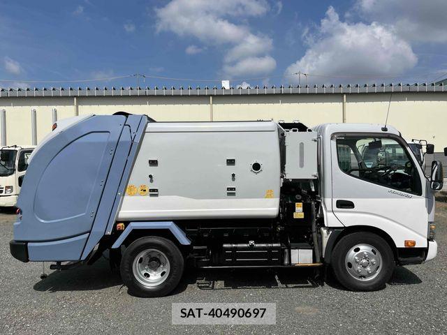 Hino DUTRO 2017-01 8485317-2