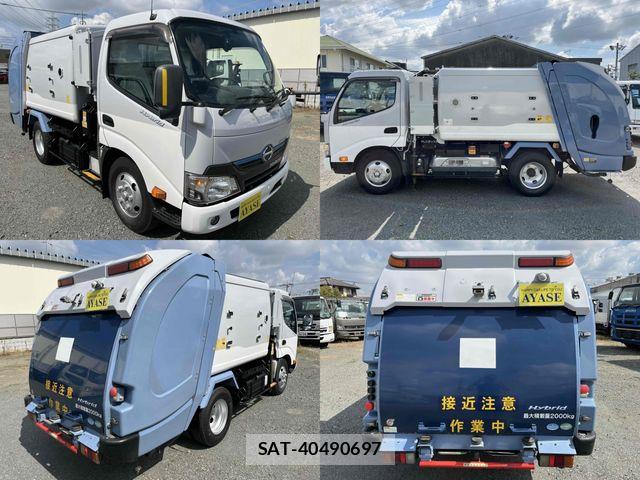 Hino DUTRO 2017-01 8485317-4