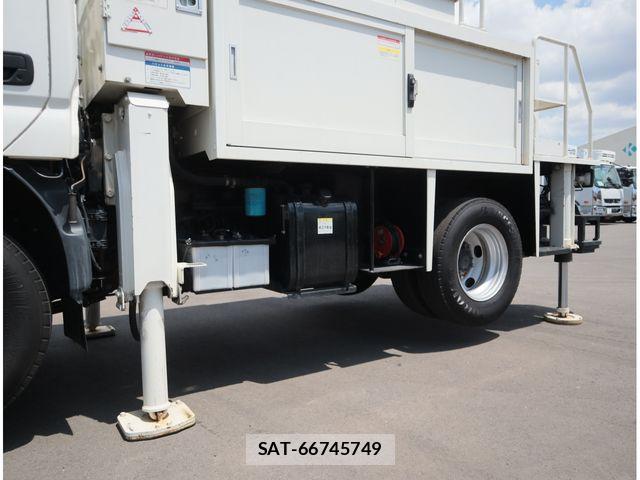 Hino DUTRO 2018-01 8485315-17
