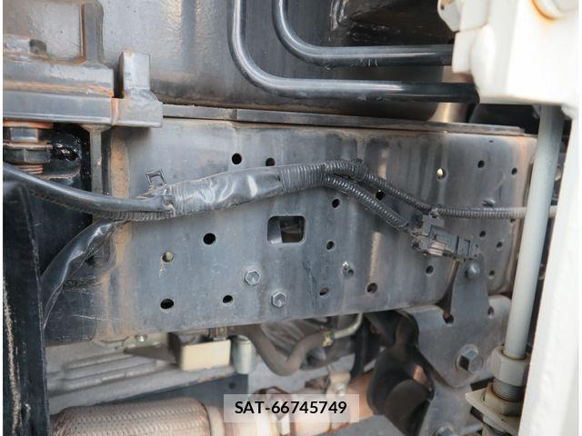 Hino DUTRO 2018-01 8485315-18