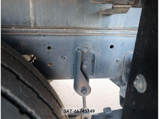 Hino DUTRO 2018-01 8485315-19
