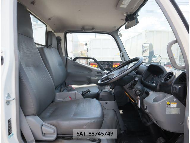 Hino DUTRO 2018-01 8485315-21