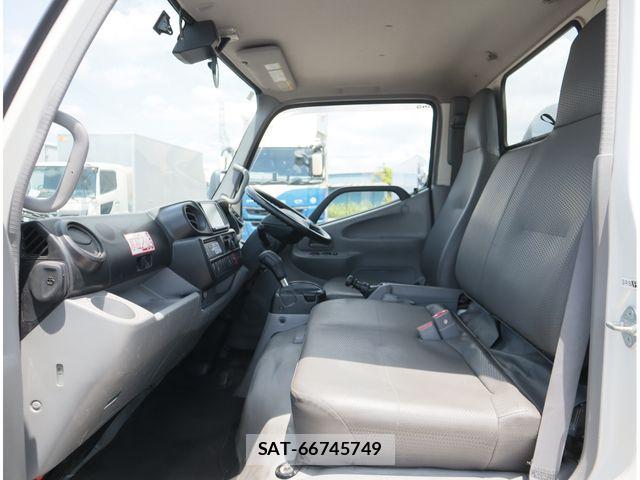 Hino DUTRO 2018-01 8485315-26
