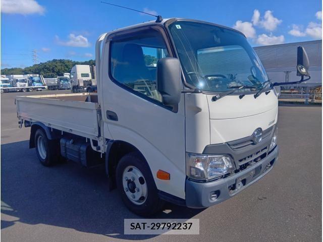 Hino DUTRO 2017-08 8485316-1