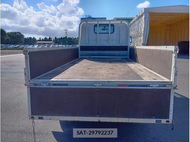 Hino DUTRO 2017-08 8485316-5