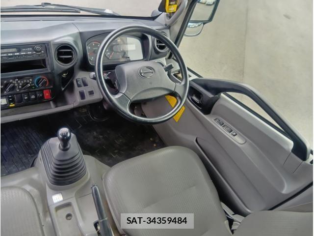 Hino DUTRO 2013-12 8485313-26