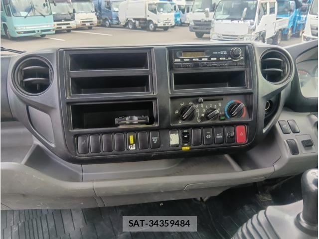 Hino DUTRO 2013-12 8485313-27