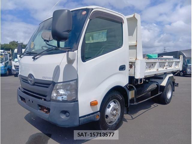 Hino DUTRO 2017-03 8485312-0