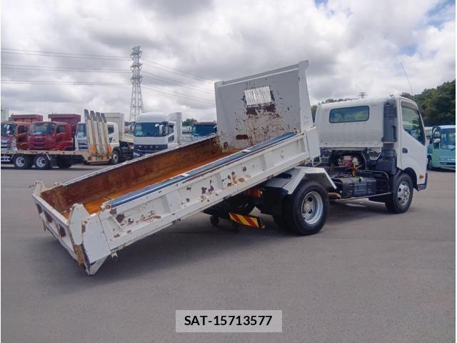 Hino DUTRO 2017-03 8485312-11