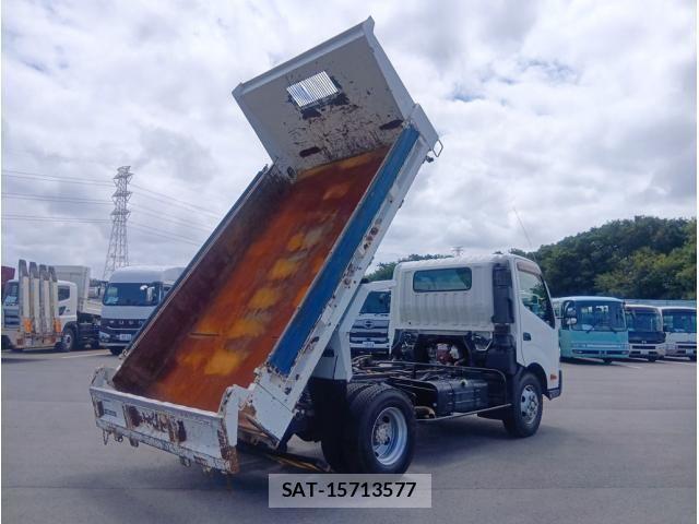 Hino DUTRO 2017-03 8485312-6