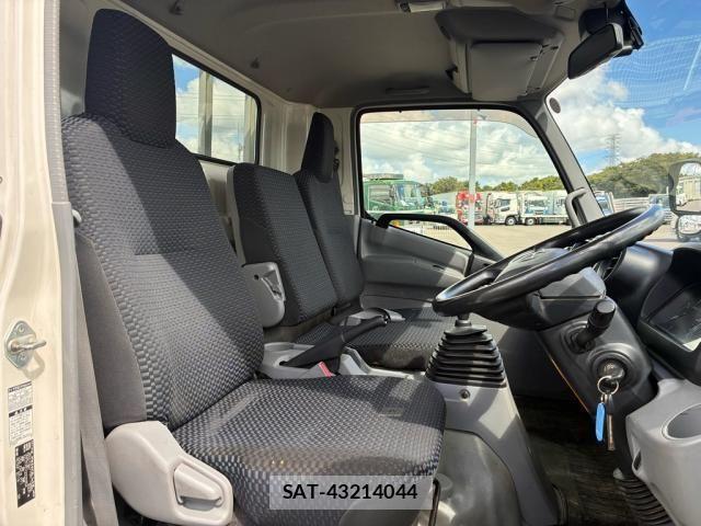 Hino DUTRO 2019-07 8485321-17