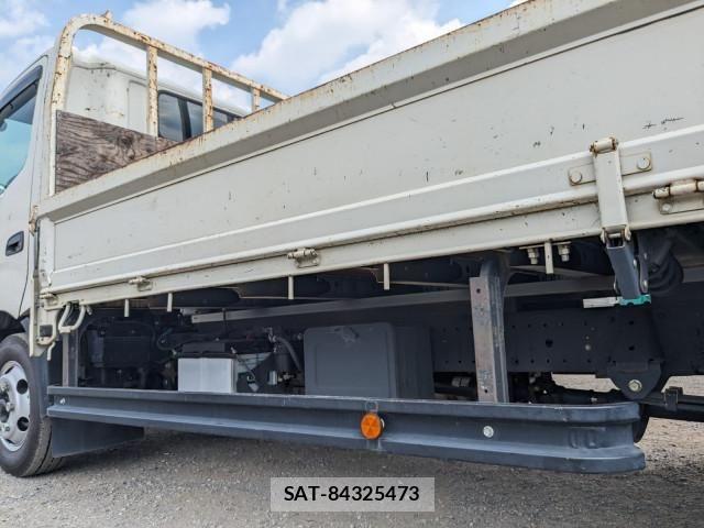 Hino DUTRO 2019-10 8524506-19