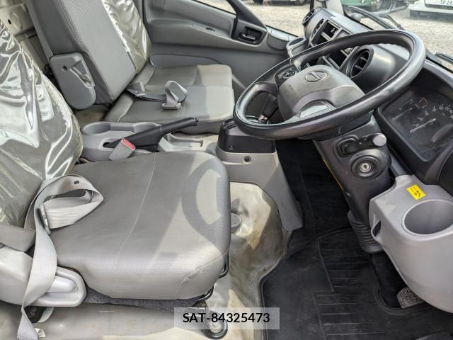 Hino DUTRO 2019-10 8524506-23