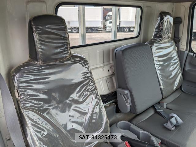 Hino DUTRO 2019-10 8524506-25