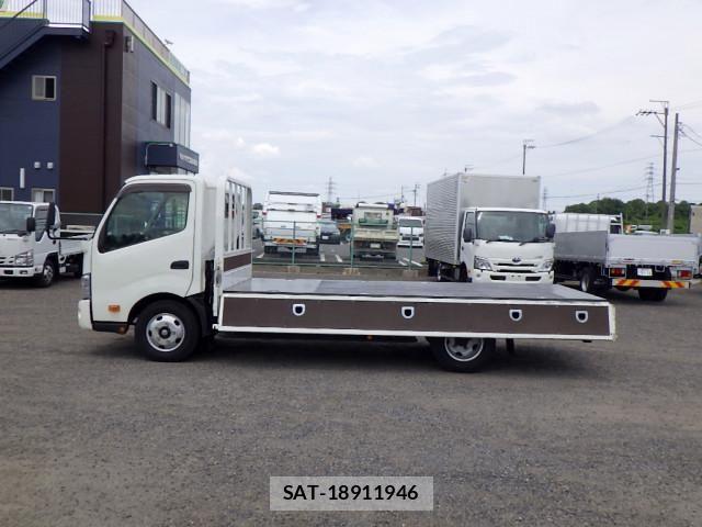 Hino DUTRO 2022-03 8524518-9