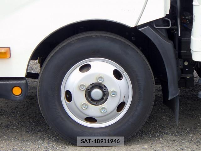 Hino DUTRO 2022-03 8524518-19