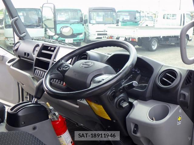 Hino DUTRO 2022-03 8524518-23