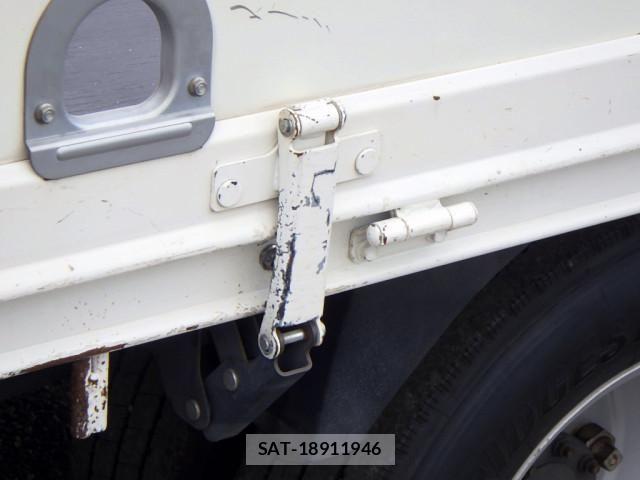 Hino DUTRO 2022-03 8524518-7