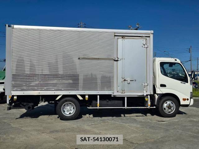 Hino DUTRO 2018-01 8524515-5