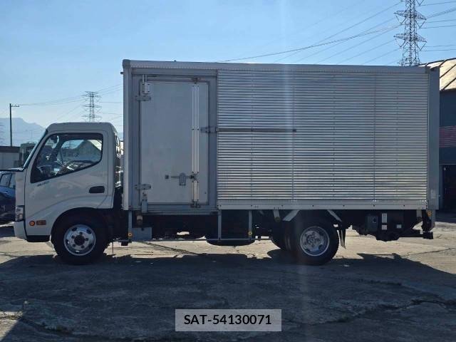 Hino DUTRO 2018-01 8524515-6