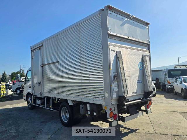 Hino DUTRO 2018-01 8524515-7