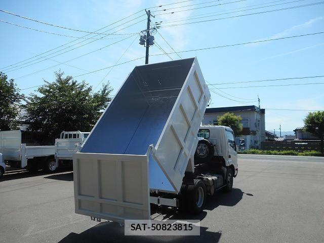 Hino DUTRO 2015-03 8524533-9