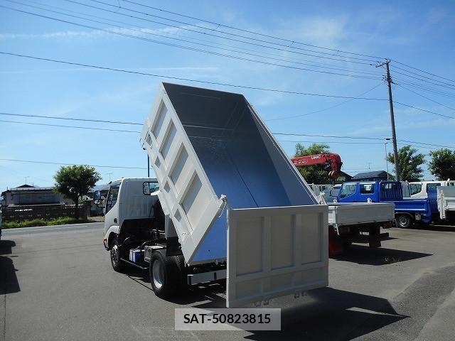 Hino DUTRO 2015-03 8524533-10