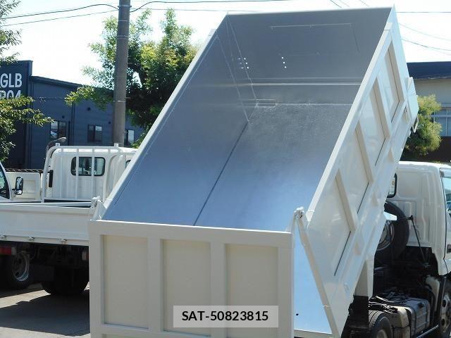 Hino DUTRO 2015-03 8524533-11